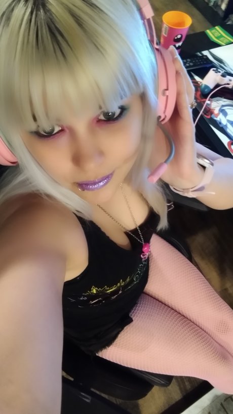 Smallqueenalice hot star images