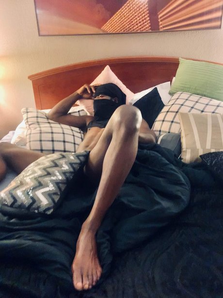 Hatian Pipe sexy pornstar pics