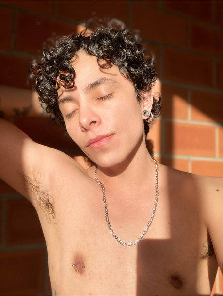 H lios high quality pornstar photos