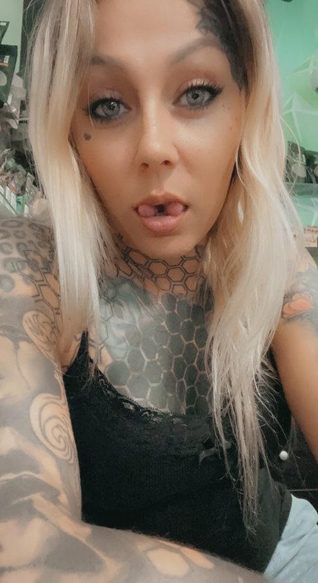 ThatDutchTattooGirl free actress img