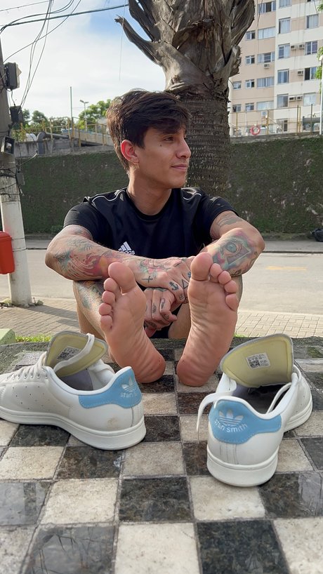 TATTOOBOYFEET star xxx photos