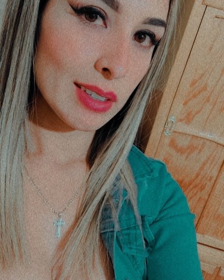 Leah raam high quality model photo