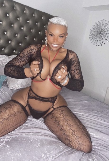 THE Real TRANS POCAHONTAS XxL pretty model galleries