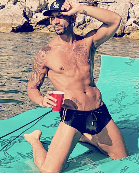 Luigi V nudes model galleries