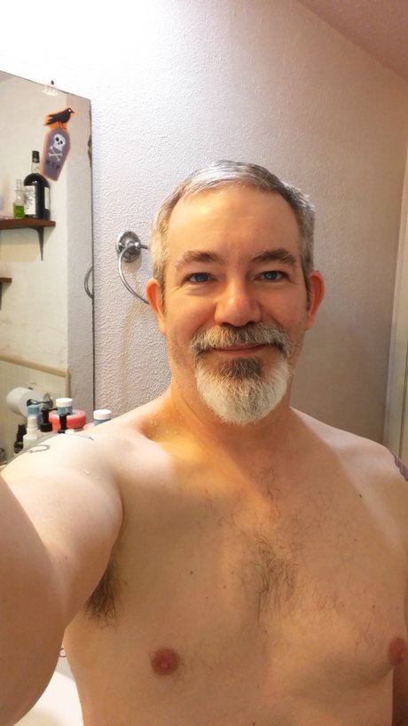 Daddybad44 naked model gallery