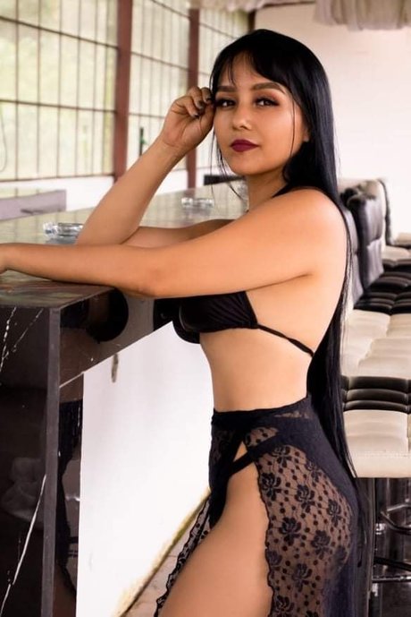 Mishell sexy model photo