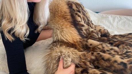 Lady Joyce Fur Queen_ model adult archive