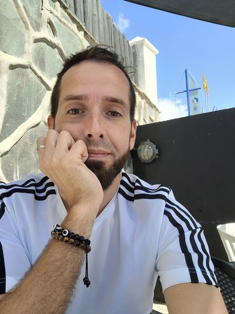 Dylan Rossi naked pornstar pic