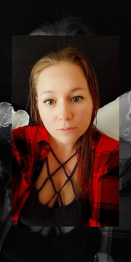 RaeBeamz model naked pictures