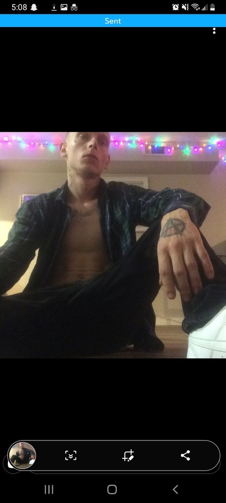 Tylarhazards adult model pic