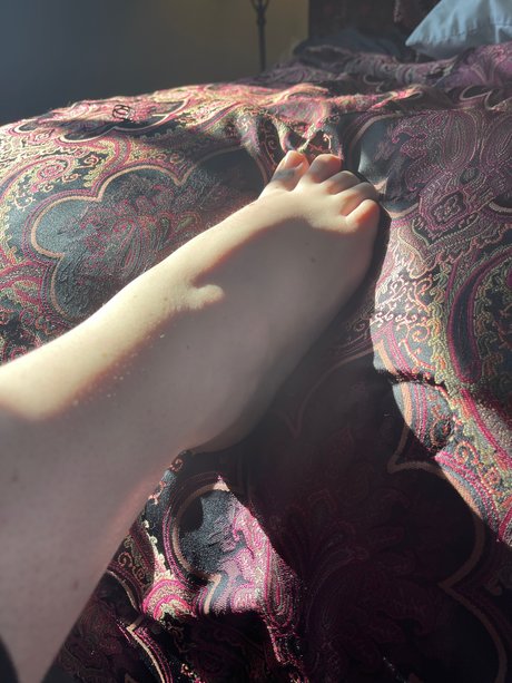 CamelToes exclusive star photo