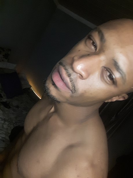 TotalOutPlayer1 erotic model img