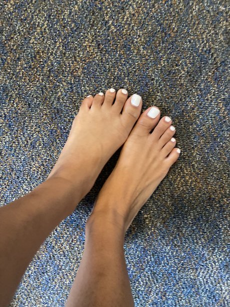 White Toes_ high quality actress pic