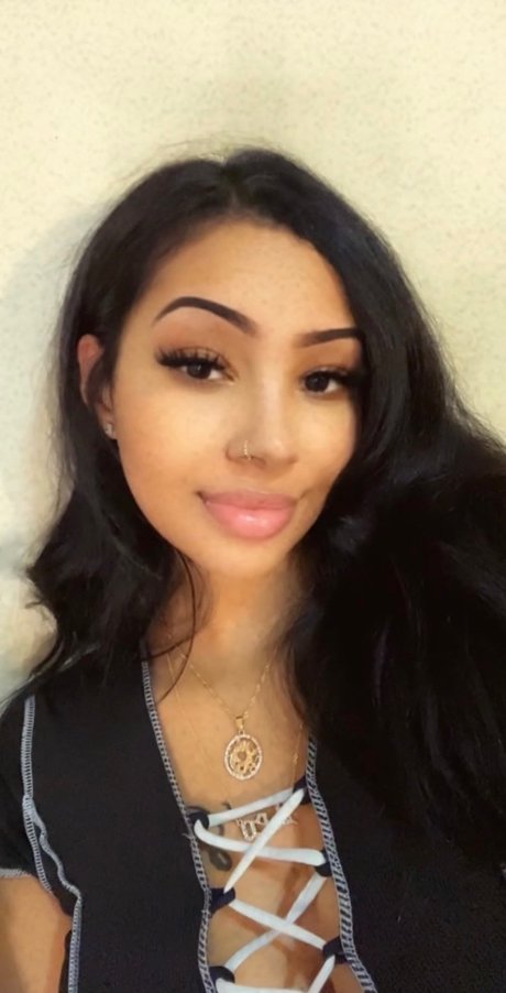 EryanaBabyy adult model photos