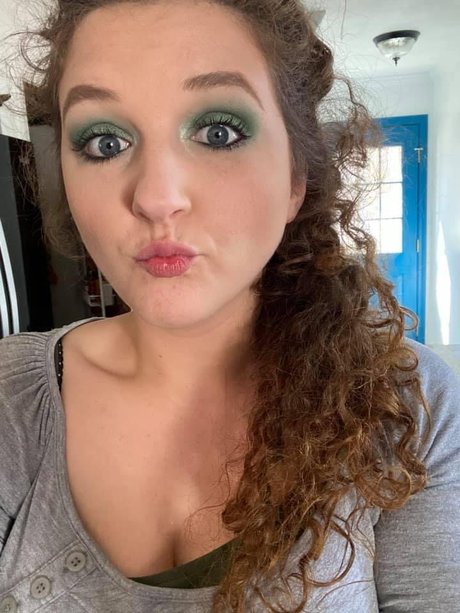 WitchySmith pornographic model pic