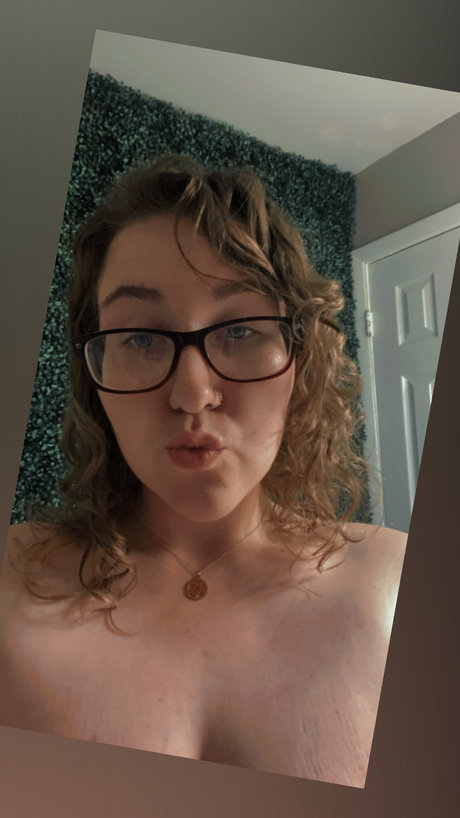 Torri Marie hot pornstar img