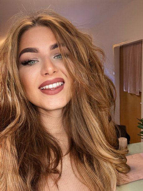 Nina Dell a Rosa naked star pics