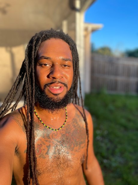 Gyal Dem Shugga star sexy images