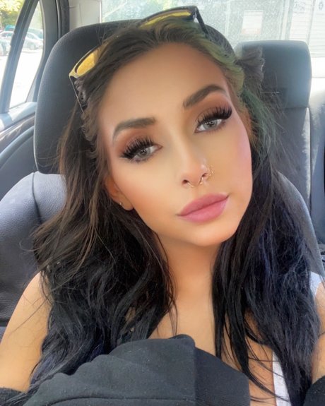 Eva Jordan pornstar nude img