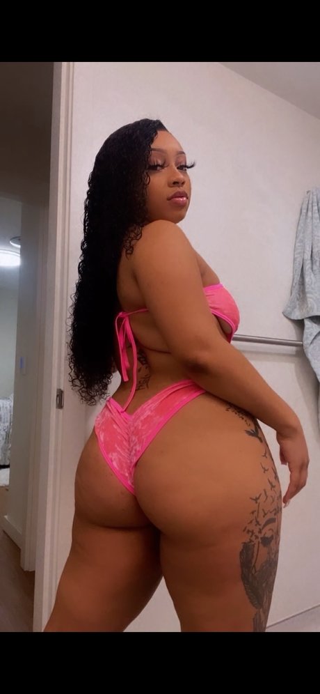 CREAMY YAS_ pornstar erotic pic