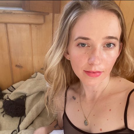 Savannah Hannah xxx actress image