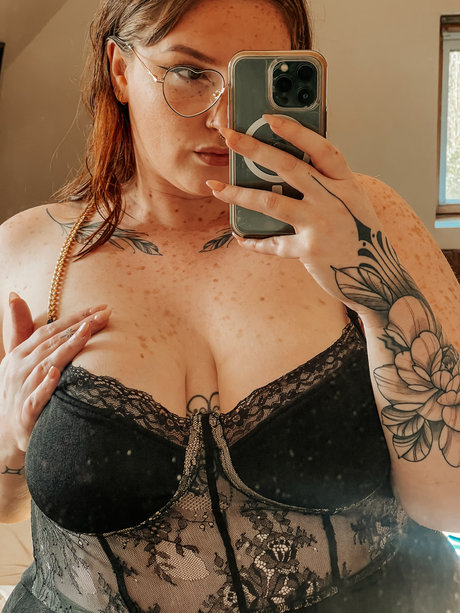 Manon_ model erotic pics