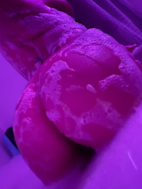 Molly Cool art star pics