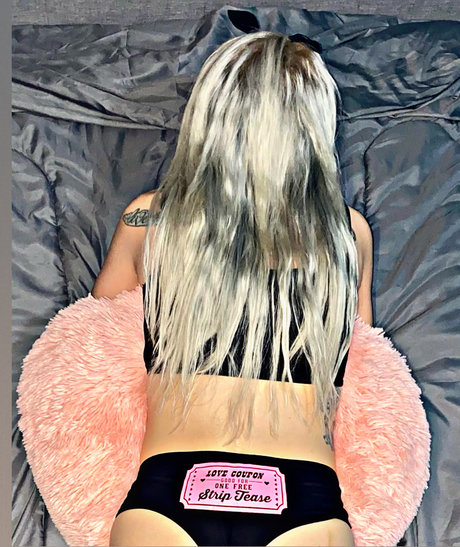 willow reign pornstar top pic