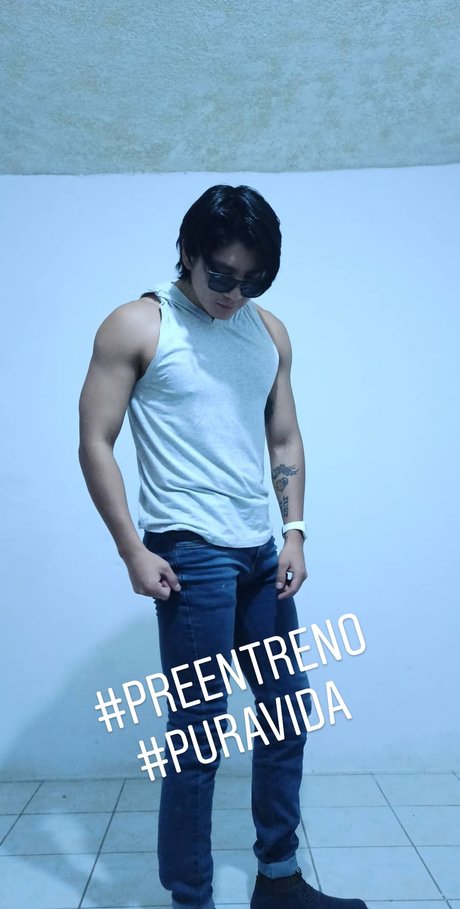 Santiago Chicaiza pornstar photo