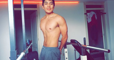 Santiago Chicaiza star hot image