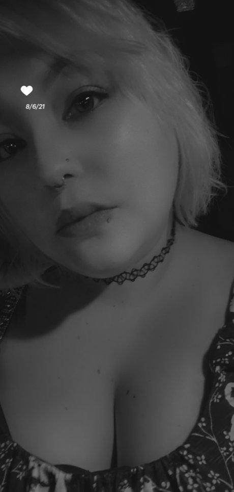 sara gray art actress img