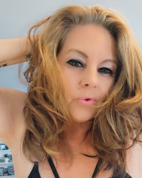 Tanya Panic perfect pornstar archive