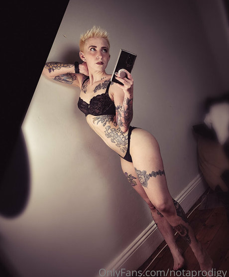 cute babe onlyfans free picture