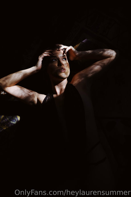 Lauren Summer pornstar erotic image