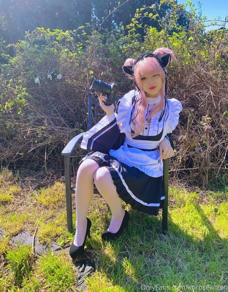 Evie Rain model pretty photos