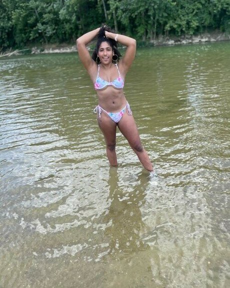 Marti Belle star naked pictures