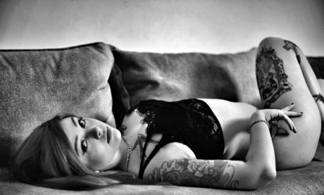 Emily Anne Gordon sexy star image