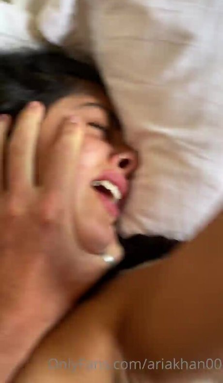 Aria Khan star sexy picture