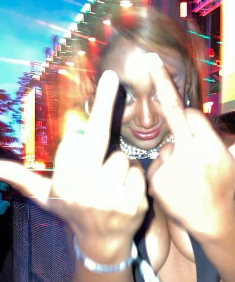 llleasy star erotic archive