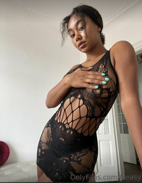 llleasy model nudes pictures