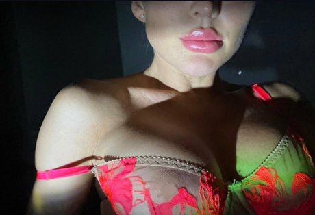 college slut onlyfans top img