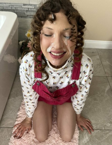 Anna Blossom model top img