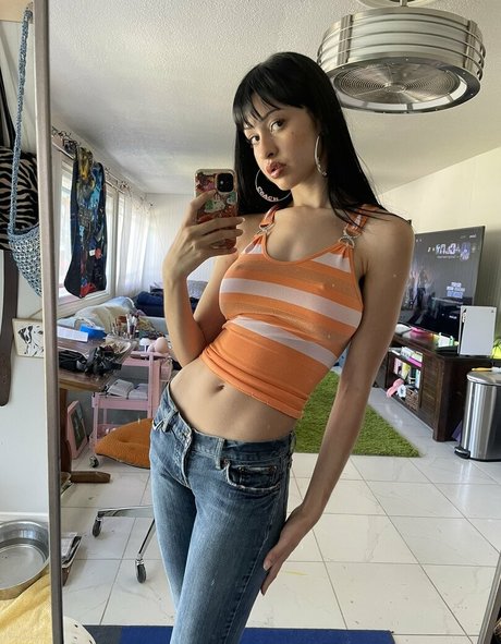 chovvder beautiful actress photos