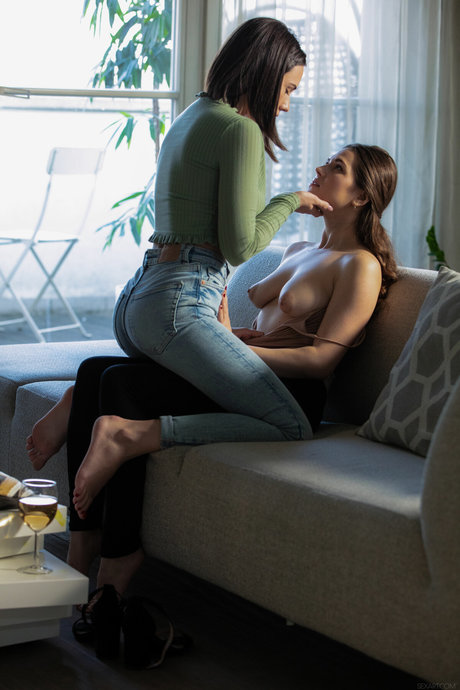 Eve Sweet beautiful actress galleries