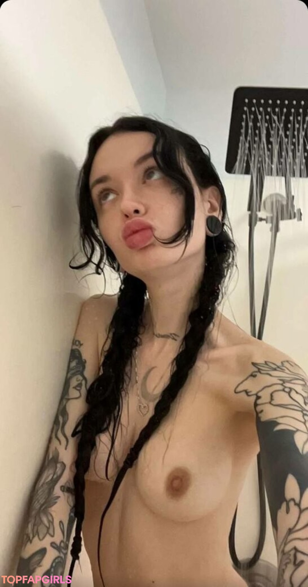 Stormy Summers Profile pic