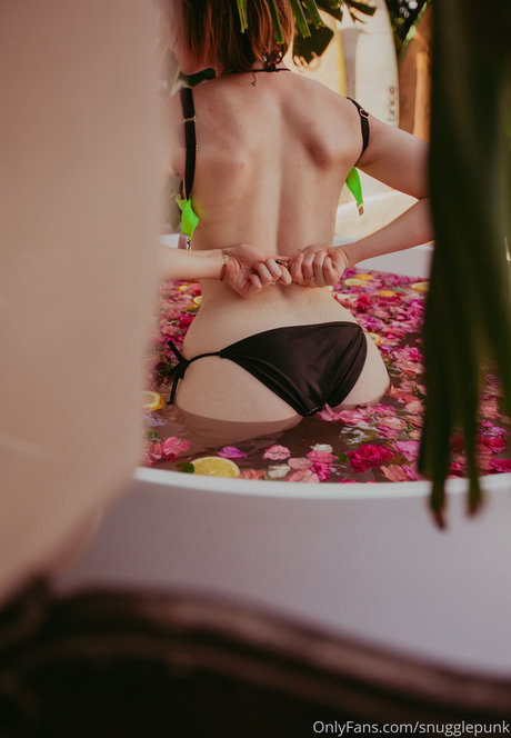 Snugglepunk free actress galleries