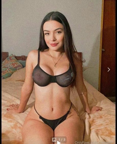 Nahomi Rojas exclusive model archive