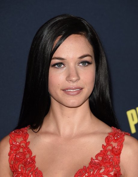 Alexis Merizalde Knapp model best pics