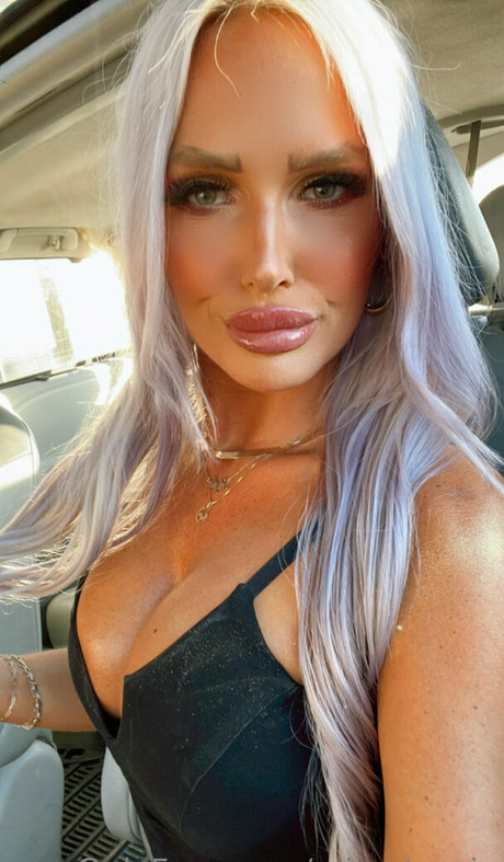 missstassia naked model photo