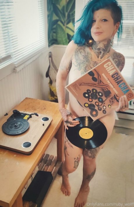 ruby wolff naked model pictures